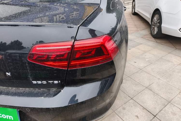 Used Volkswagen Magotan 2020 330TSI DSG Leading Model Right Rear Taillight