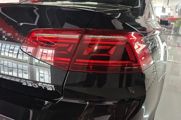 Used Volkswagen Magotan 2020 330TSI DSG Luxury Edition Right Rear Taillight