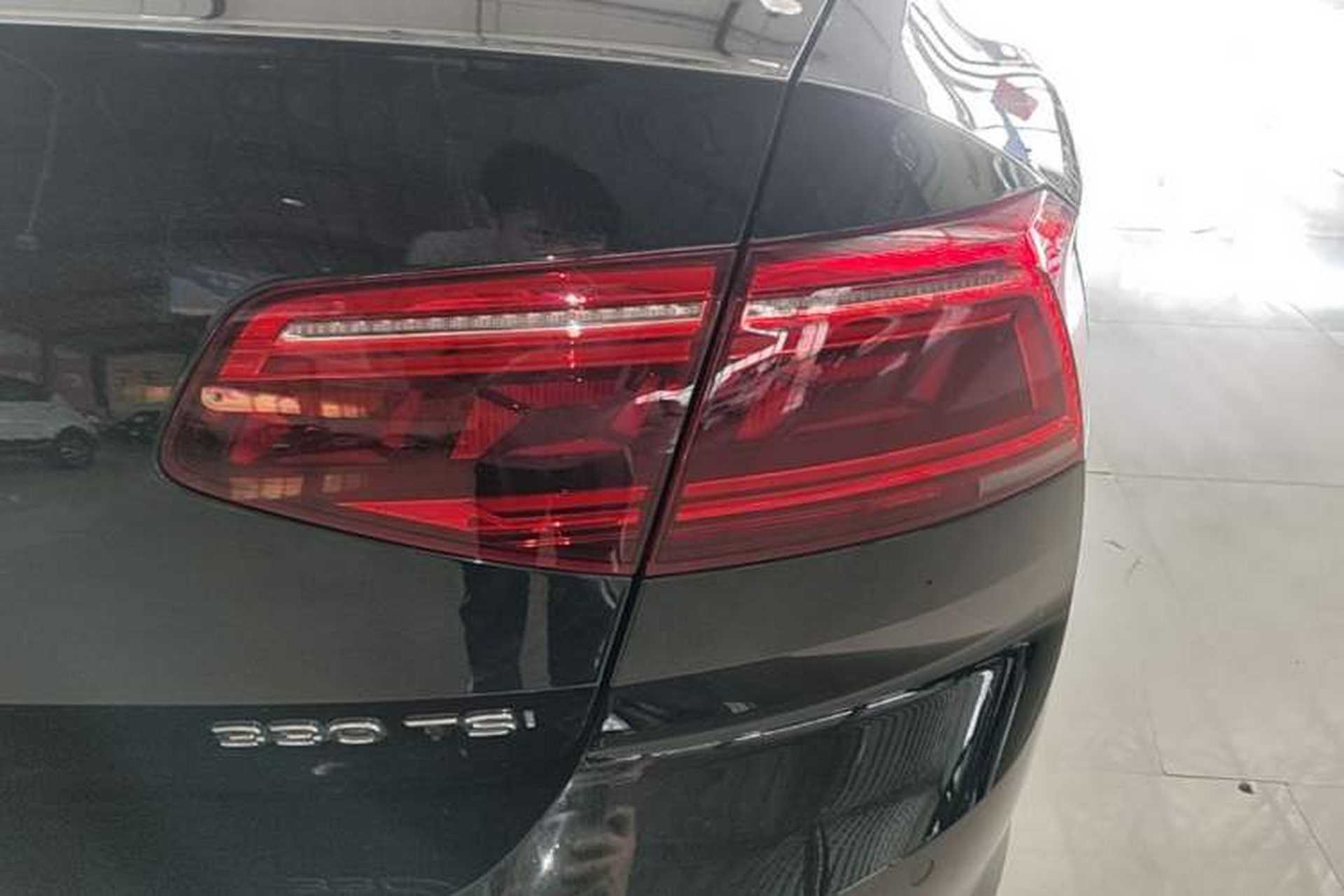 Used Volkswagen Magotan 2020 330TSI DSG Luxury Edition Right Rear Taillight