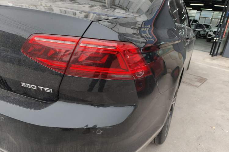 Used Volkswagen Magotan 2020 330TSI DSG Luxury Edition Right Rear Taillight