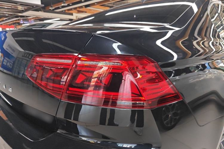 Used Volkswagen Magotan 2020 330TSI DSG Luxury Edition Right Rear Taillight