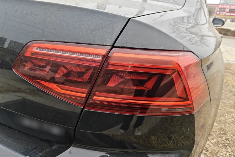 Used Volkswagen Magotan 2020 330TSI DSG Leading Model Right Rear Taillight
