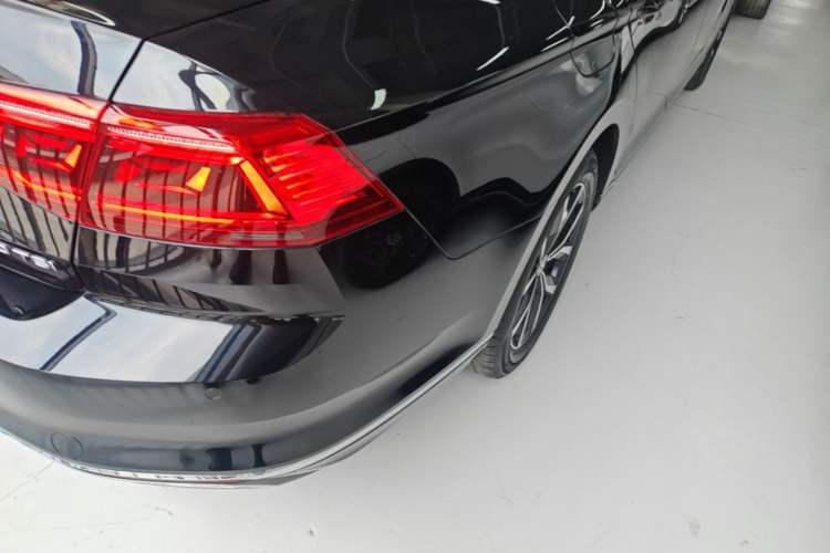 Used Volkswagen Magotan 2020 330TSI DSG Luxury Edition Right Rear Taillight