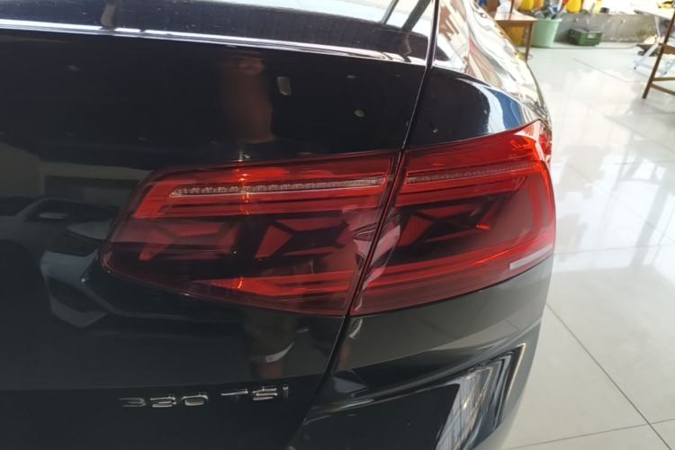 Used Volkswagen Magotan 2020 330TSI DSG Leading Model Right Rear Taillight