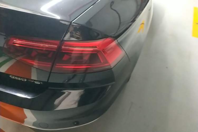 Used Volkswagen Magotan 2020 280TSI DSG Comfort Edition Right Rear Taillight