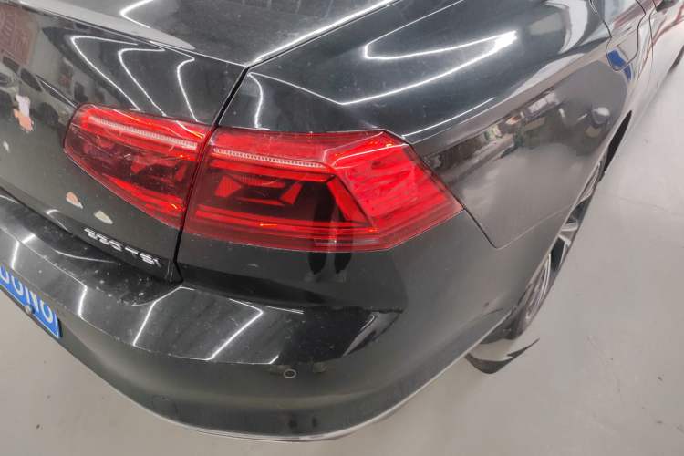 Used Volkswagen Magotan 2020 330TSI DSG Luxury Edition Right Rear Taillight