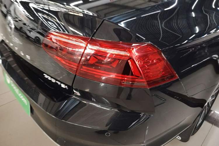 Used Volkswagen Magotan 2020 330TSI DSG Luxury Edition Right Rear Taillight