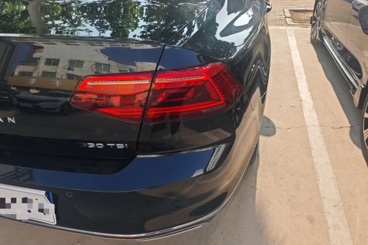 Used Volkswagen Magotan 2020 330TSI DSG Luxury Edition Right Rear Taillight