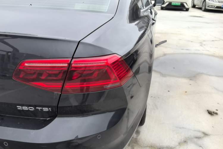 Used Volkswagen Magotan 2020 280TSI DSG Leading Edition Right Rear Taillight