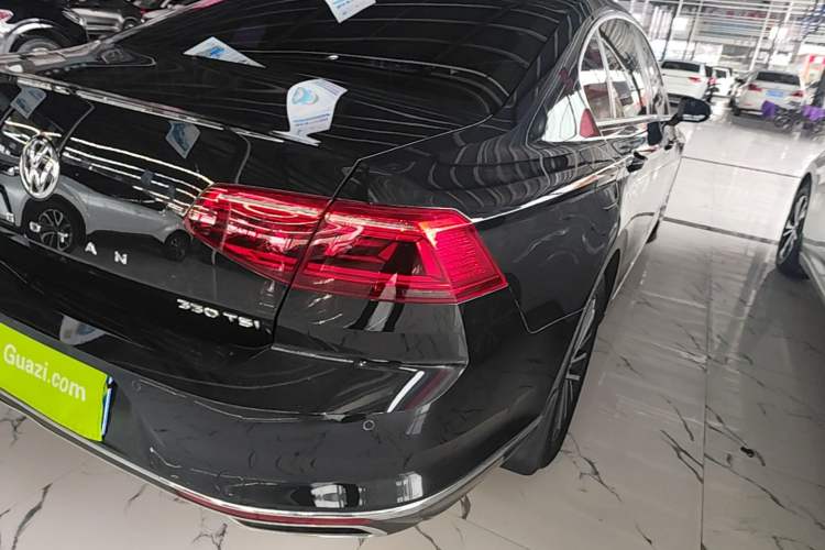 Used Volkswagen Magotan 2020 330TSI DSG Luxury Edition Right Rear Taillight