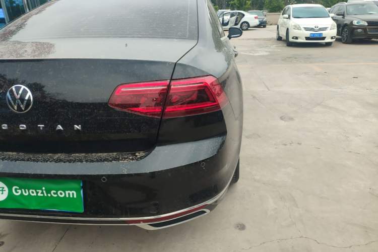 Used Volkswagen Magotan 2020 280TSI DSG Comfort Edition Right Rear Taillight