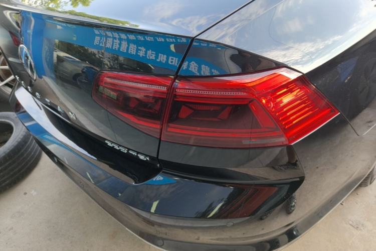 Used Volkswagen Magotan 2020 330TSI DSG Luxury Edition Right Rear Taillight