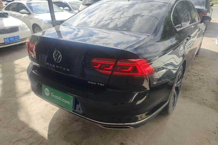 Used Volkswagen Magotan 2020 330TSI DSG Luxury Edition Right Rear Taillight
