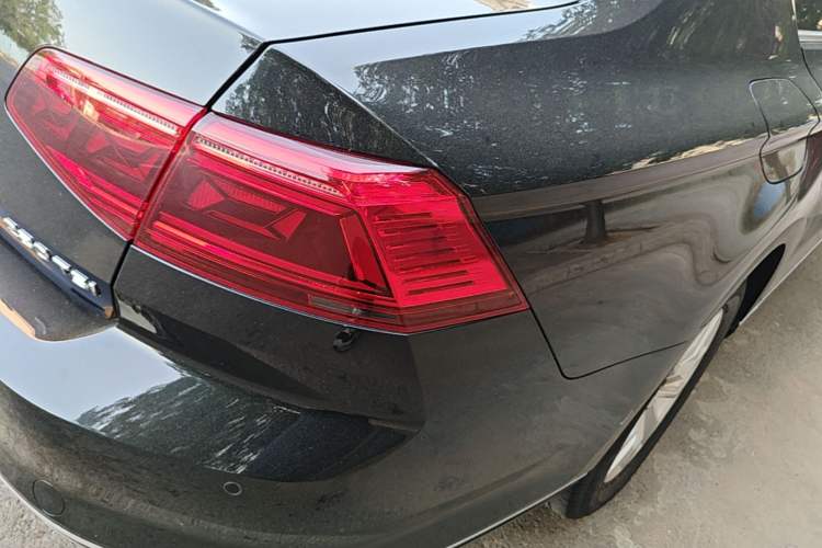 Used Volkswagen Magotan 2020 280TSI DSG Comfort Edition Right Rear Taillight