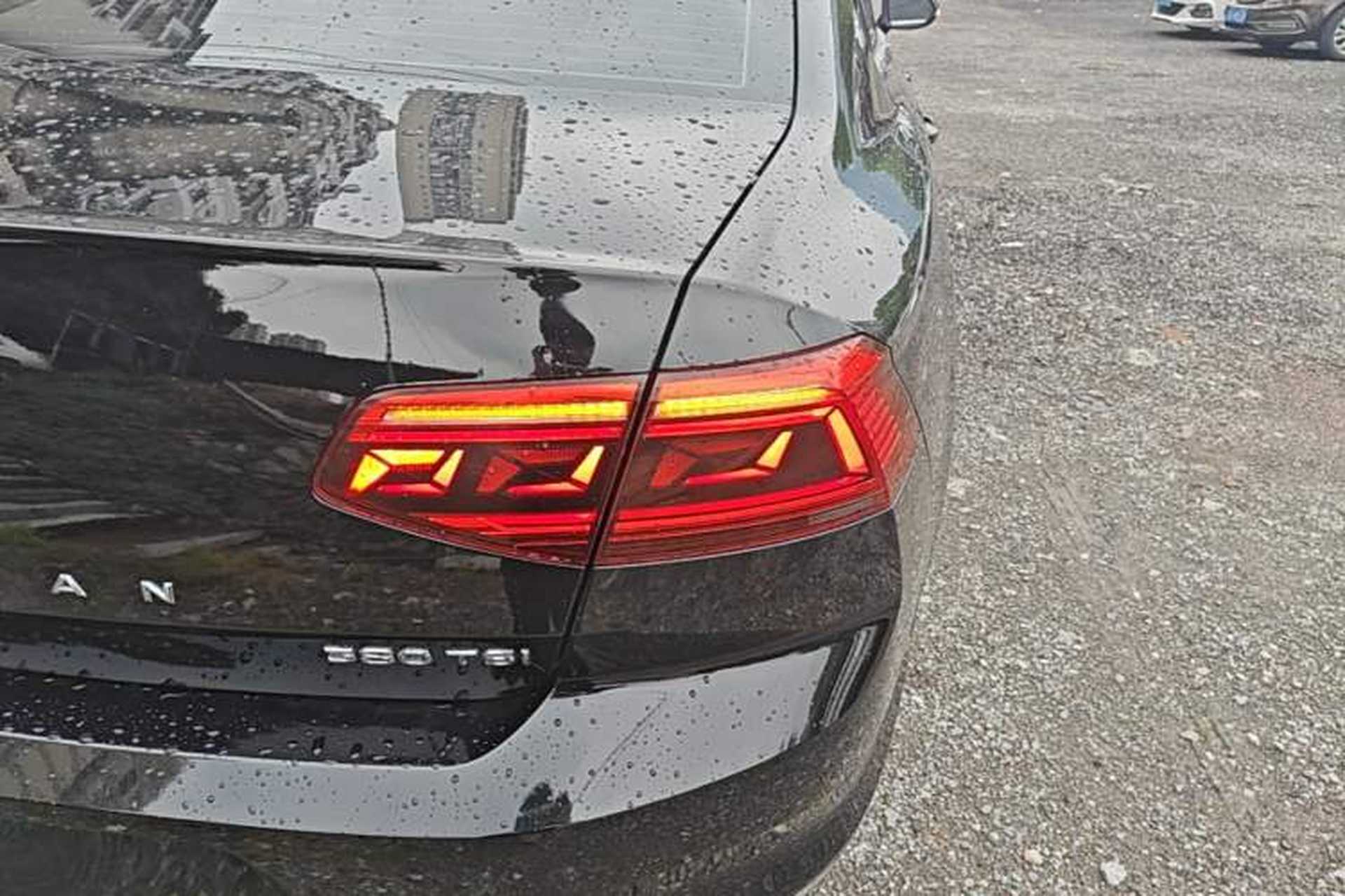 Used Volkswagen Magotan 2020 380TSI DSG Luxury Version Right Rear Taillight