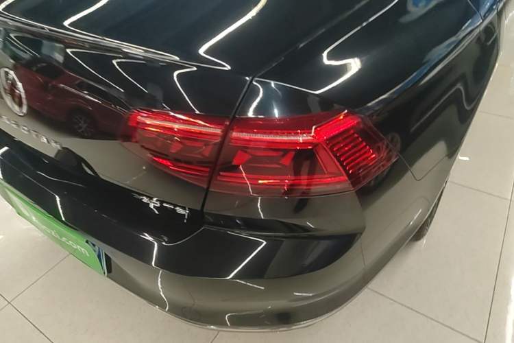 Used Volkswagen Magotan 2020 330TSI DSG Luxury Edition Right Rear Taillight