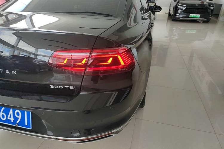 Used Volkswagen Magotan 2020 330TSI DSG Luxury Edition Right Rear Taillight