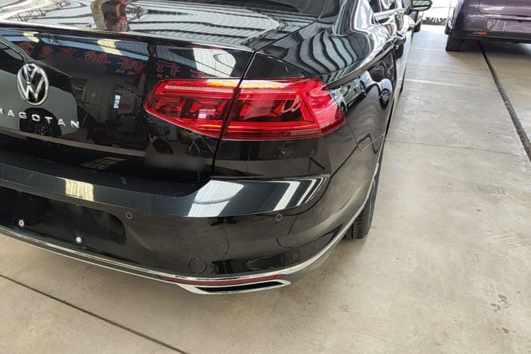Used Volkswagen Magotan 2020 330TSI DSG Leading Model Right Rear Taillight