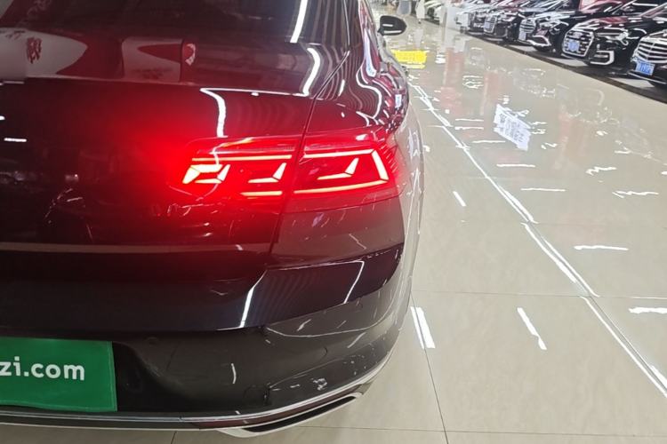 Used Volkswagen Magotan 2020 330TSI DSG Luxury Edition Right Rear Taillight