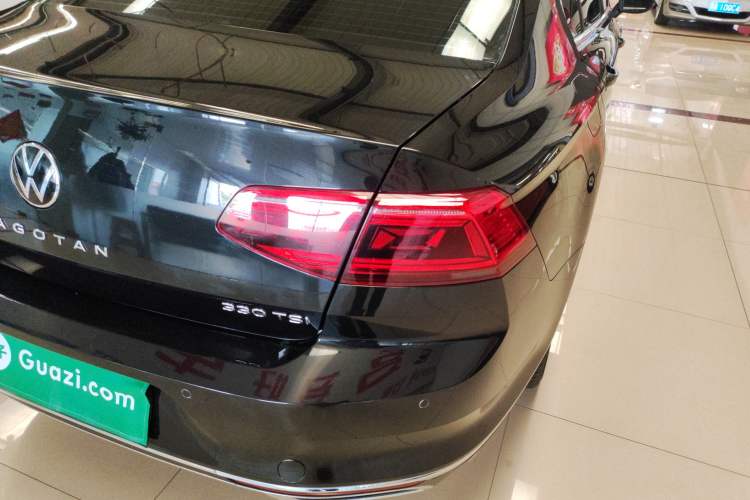 Used Volkswagen Magotan 2020 330TSI DSG Luxury Edition Right Rear Taillight