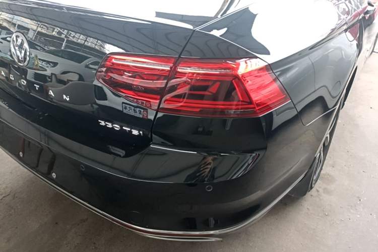 Used Volkswagen Magotan 2020 330TSI DSG Leading Model Right Rear Taillight