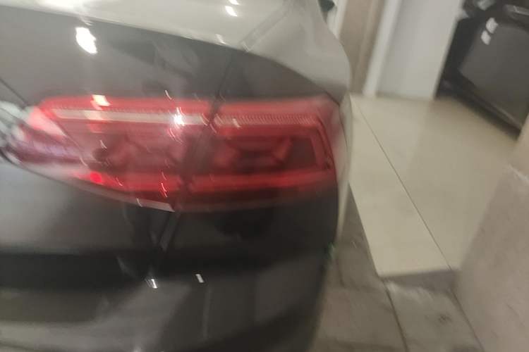 Used Volkswagen Magotan 2020 330TSI DSG Leading Model Right Rear Taillight