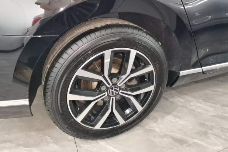Used Volkswagen Magotan 2020 330TSI DSG Leading Model Right Rear Wheel Hub