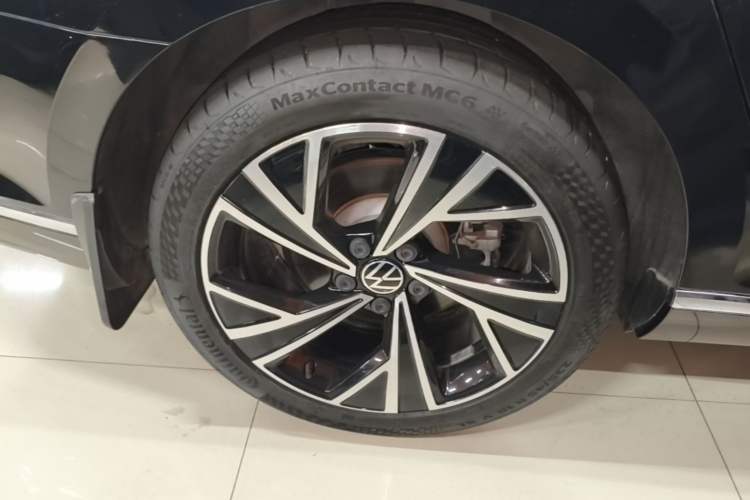 Used Volkswagen Magotan 2020 330TSI DSG Luxury Edition Right Rear Wheel Hub