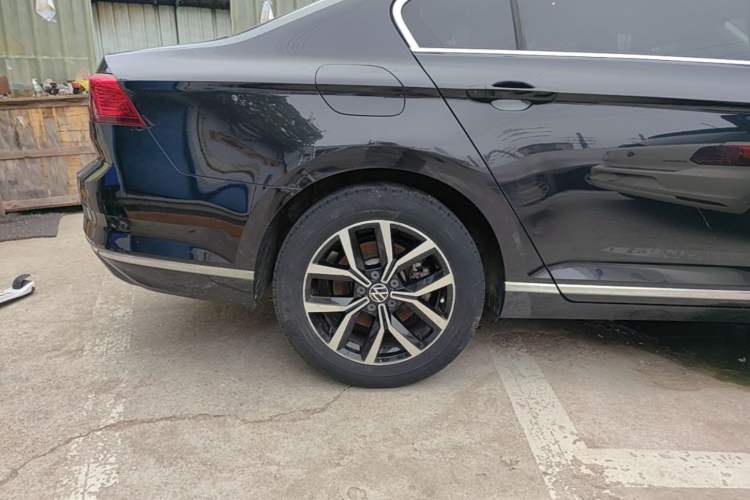 Used Volkswagen Magotan 2020 280TSI DSG Comfort Edition Right Rear Wheel Hub