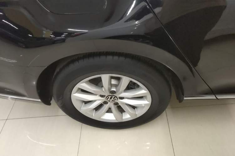 Used Volkswagen Magotan 2020 280TSI DSG Comfort Edition Right Rear Wheel Hub