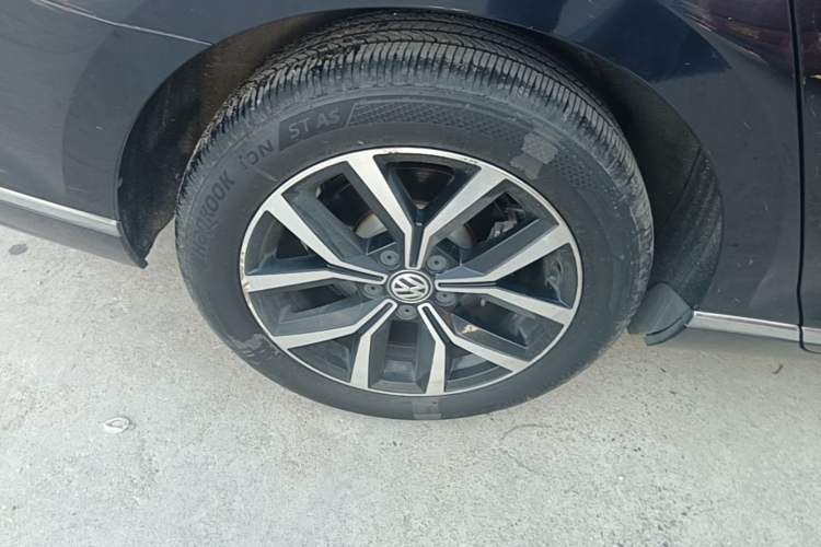 Used Volkswagen Magotan 2020 330TSI DSG Leading Model Right Rear Wheel Hub