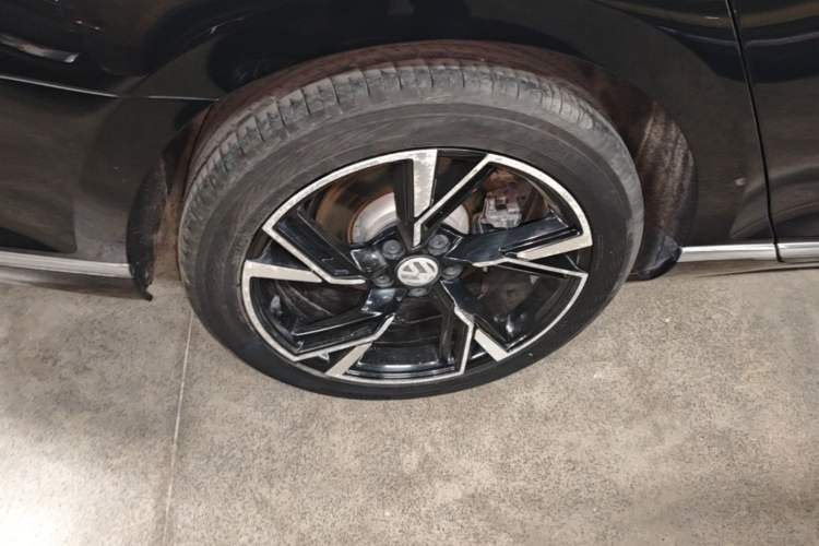 Used Volkswagen Magotan 2020 280TSI DSG Comfort Edition Right Rear Wheel Hub