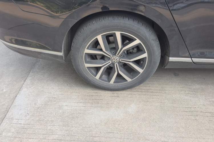Used Volkswagen Magotan 2020 280TSI DSG Comfort Edition Right Rear Wheel Hub