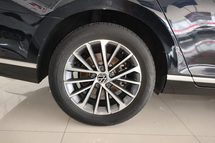 Used Volkswagen Magotan 2020 330TSI DSG Luxury Edition Right Rear Wheel Hub