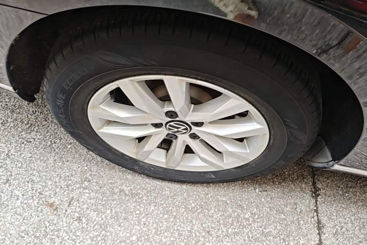 Used Volkswagen Magotan 2020 280TSI DSG Comfort Edition Right Rear Wheel Hub
