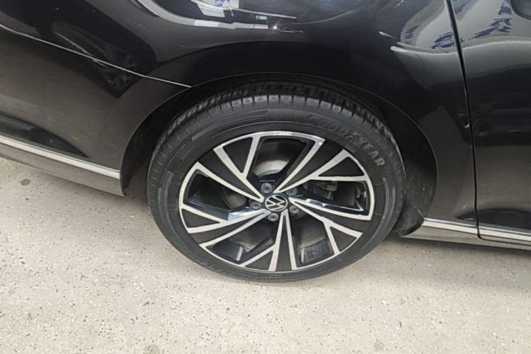 Used Volkswagen Magotan 2020 330TSI DSG Luxury Edition Right Rear Wheel Hub