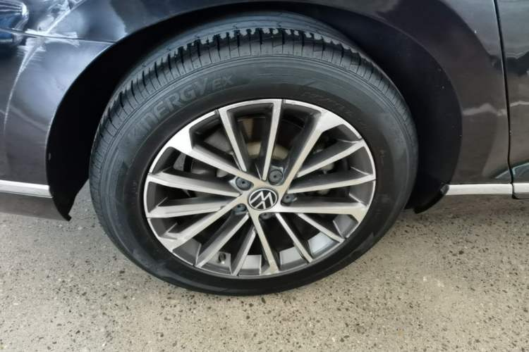 Used Volkswagen Magotan 2020 330TSI DSG Luxury Edition Right Rear Wheel Hub