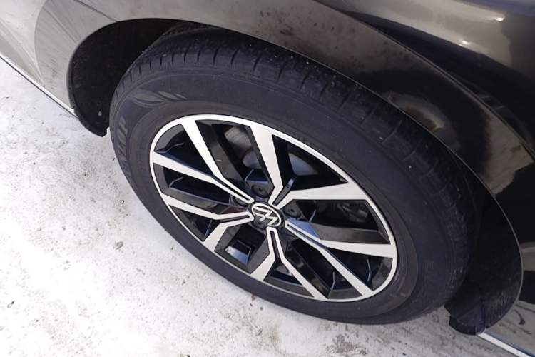 Used Volkswagen Magotan 2020 330TSI DSG Leading Model Right Rear Wheel Hub