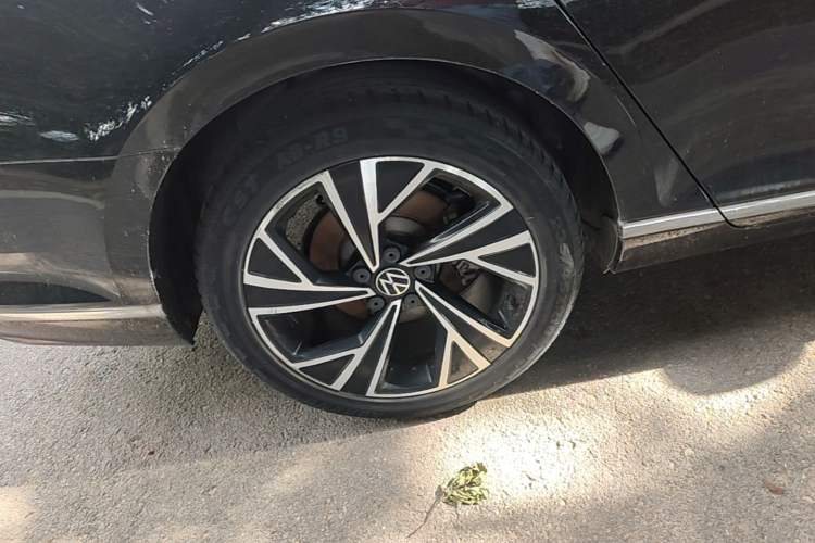 Used Volkswagen Magotan 2020 330TSI DSG Luxury Edition Right Rear Wheel Hub