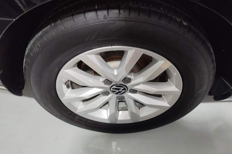 Used Volkswagen Magotan 2020 280TSI DSG Comfort Edition Right Rear Wheel Hub