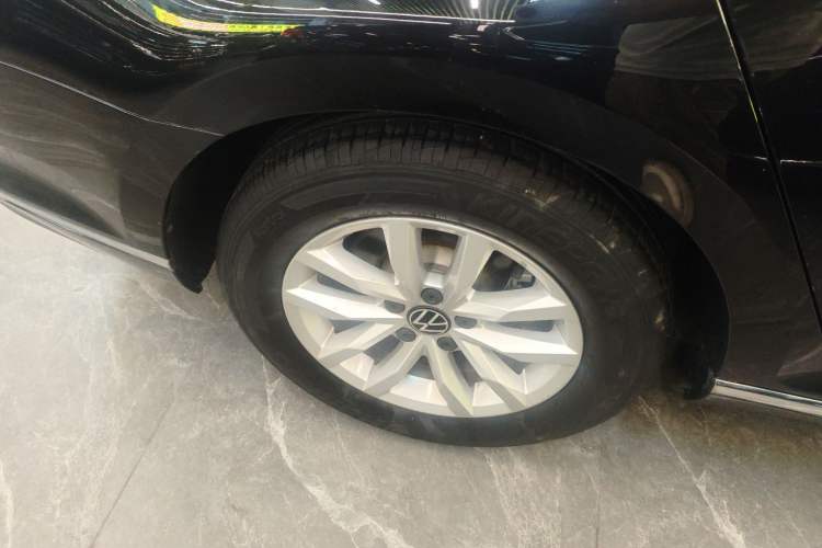 Used Volkswagen Magotan 2020 280TSI DSG Comfort Edition Right Rear Wheel Hub