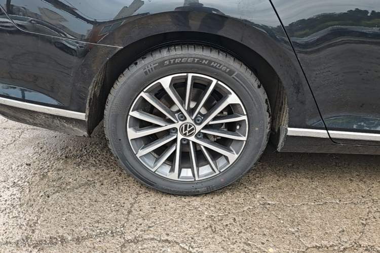 Used Volkswagen Magotan 2020 330TSI DSG Luxury Edition Right Rear Wheel Hub