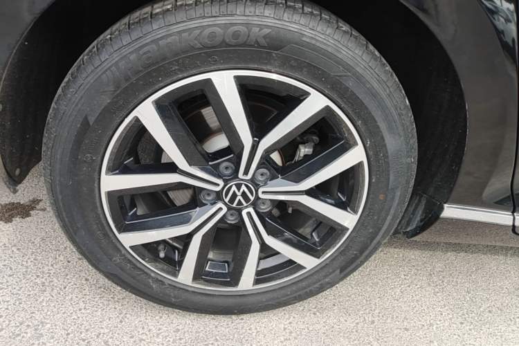 Used Volkswagen Magotan 2020 330TSI DSG Leading Model Right Rear Wheel Hub