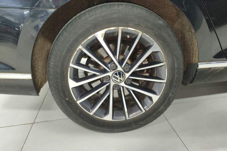 Used Volkswagen Magotan 2020 330TSI DSG Luxury Edition Right Rear Wheel Hub