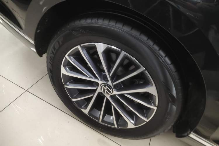 Used Volkswagen Magotan 2020 330TSI DSG Luxury Edition Right Rear Wheel Hub