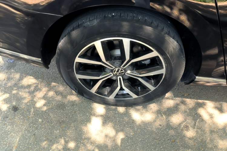 Used Volkswagen Magotan 2020 330TSI DSG Leading Model Right Rear Wheel Hub