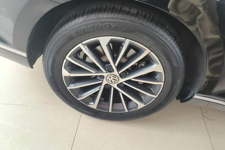 Used Volkswagen Magotan 2020 330TSI DSG Luxury Edition Right Rear Wheel Hub