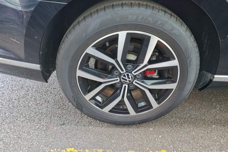 Used Volkswagen Magotan 2020 330TSI DSG Leading Model Right Rear Wheel Hub