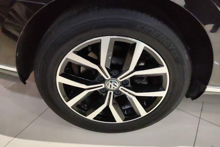 Used Volkswagen Magotan 2020 330TSI DSG Leading Model Right Rear Wheel Hub
