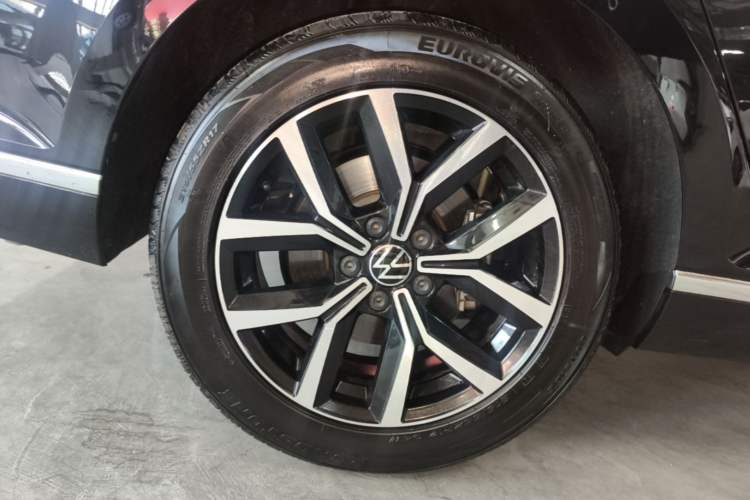 Used Volkswagen Magotan 2020 330TSI DSG Leading Model Right Rear Wheel Hub